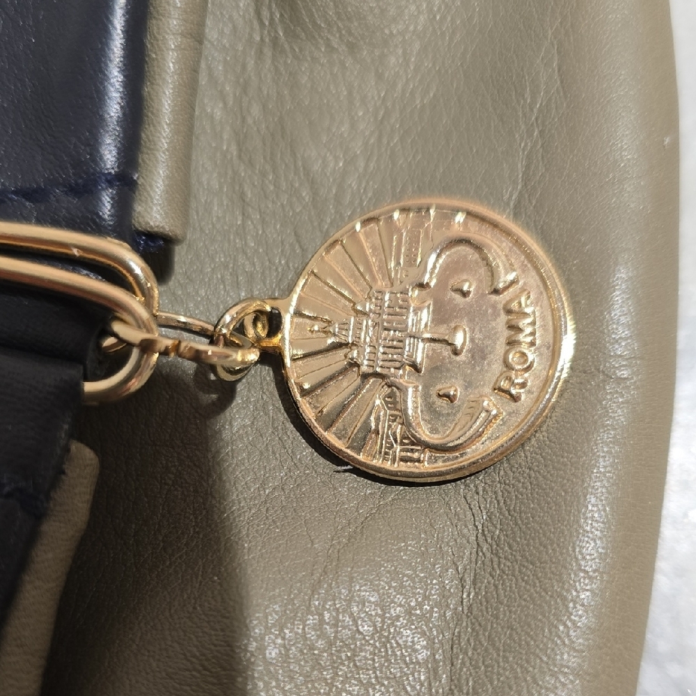Italian Black and Tan Leather Coin Purse - Picture 8 of 10